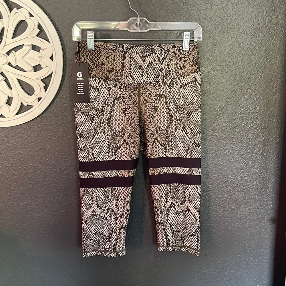 GRRRL weili victoria small snake print capri